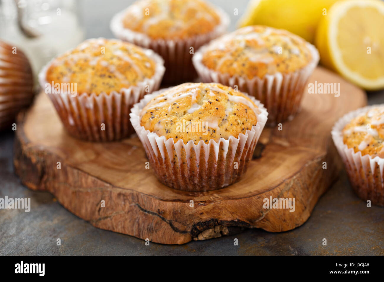 Zitronen-Mohn-muffins Stockfoto
