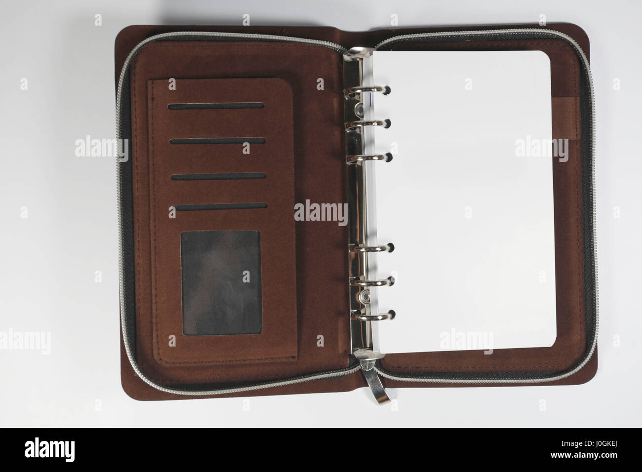 Notebook mit Lederbezug isoliert auf weißem Hintergrund Stockfoto