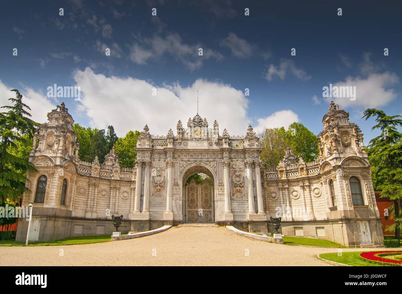 Einer der Eingänge zu den Dolmabahce Palast in Istanbul Stockfoto