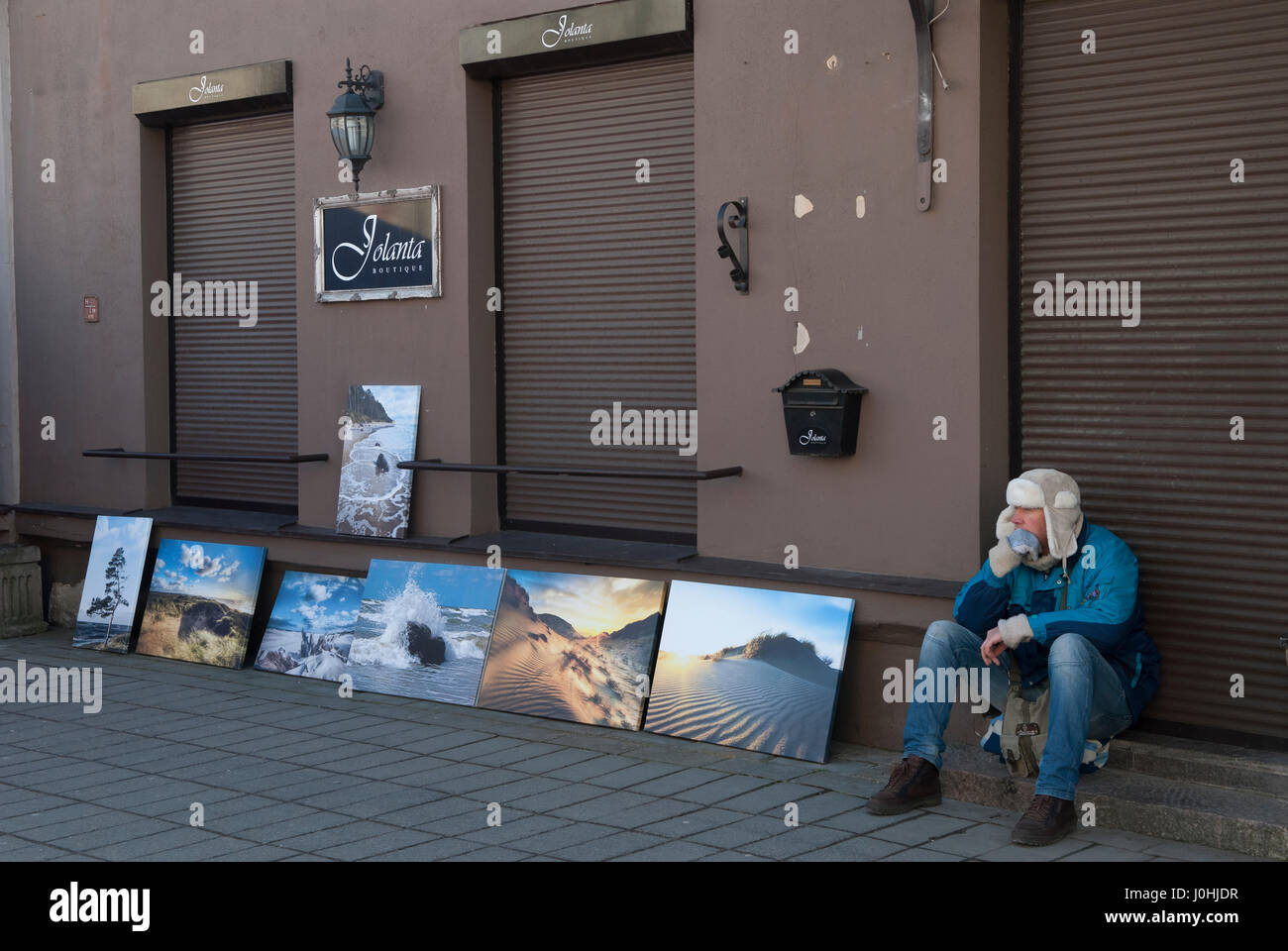 Kaunas Litauen Pflaster Künstler versuchen, seine Kunst zu verkaufen. Baltische Staaten 2017 2010 s, HOMER SYKES Stockfoto