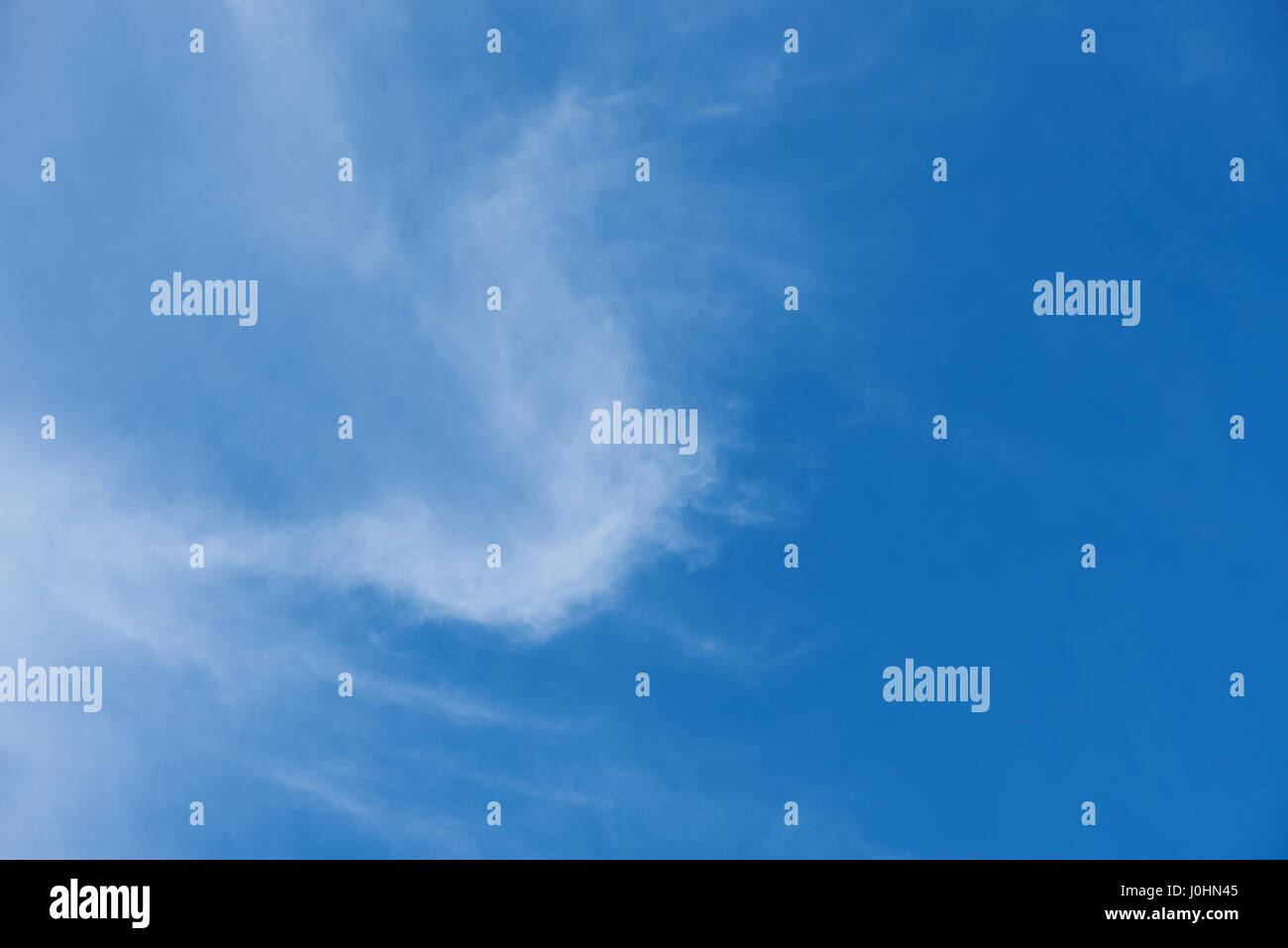 Abstrakte Himmel Hintergrund zur Tageszeit. Blauer Himmel-Muster Stockfoto