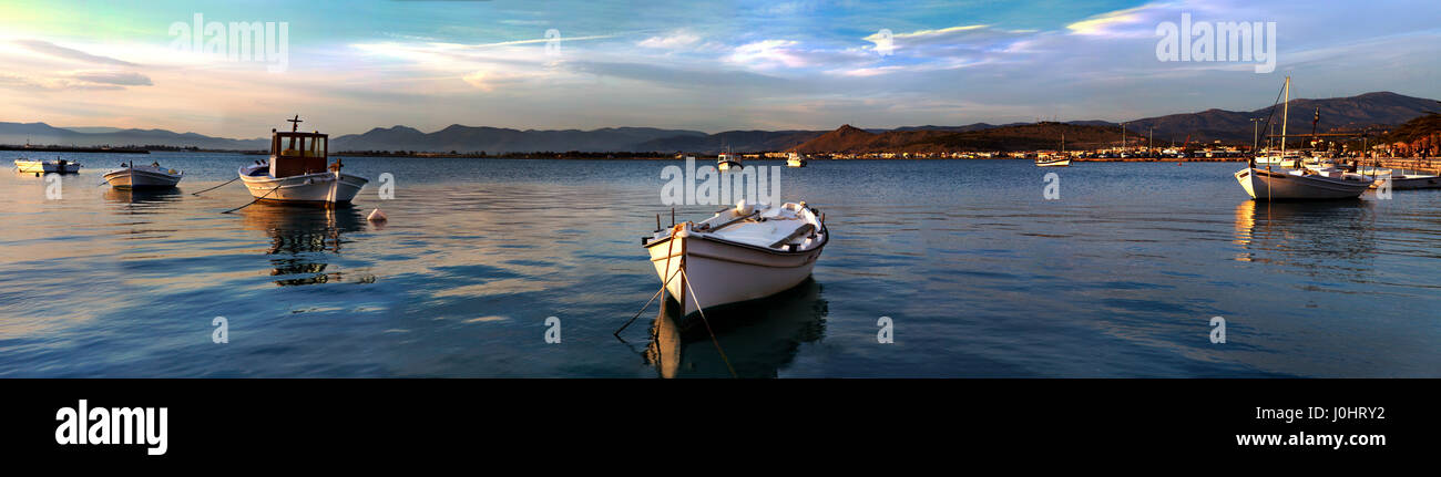 Boote in den Hafen von Nafplion Stockfoto