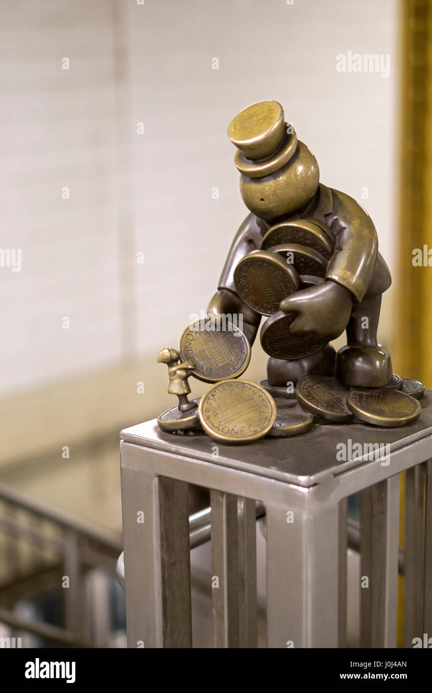 Kunst im öffentlichen Raum Skulpturen, Teil der unterirdischen Lebens Serie, bei der u-Bahnstation 14th Street in Manhattan, New York City. Stockfoto