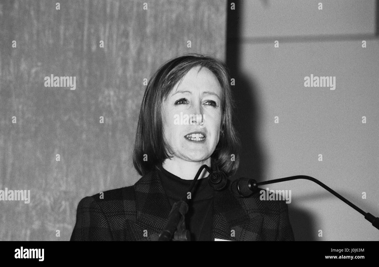 Judith Watt, Koordinator der nationalen No Smoking Day-Kampagne in Großbritannien, spricht auf der Start-Pressekonferenz in London, England am 19. Februar 1992. Stockfoto