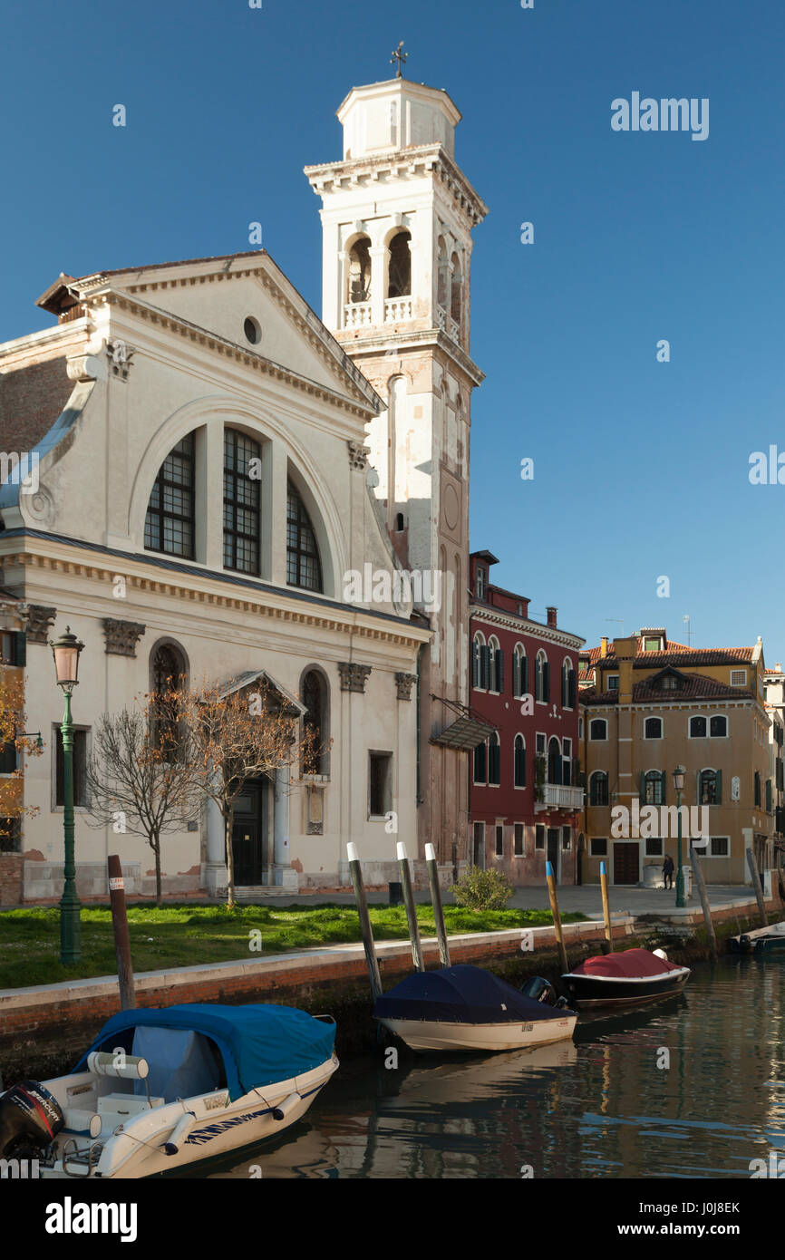 Kirche San Trovaso im Sestiere Dorsoduro, Venedig, Italien. Stockfoto