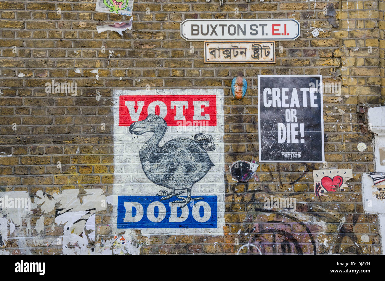 Ein Gemälde, was darauf hindeutet, voting für ein Dodo auf eine Mauer in Buxton Street in East London. Stockfoto