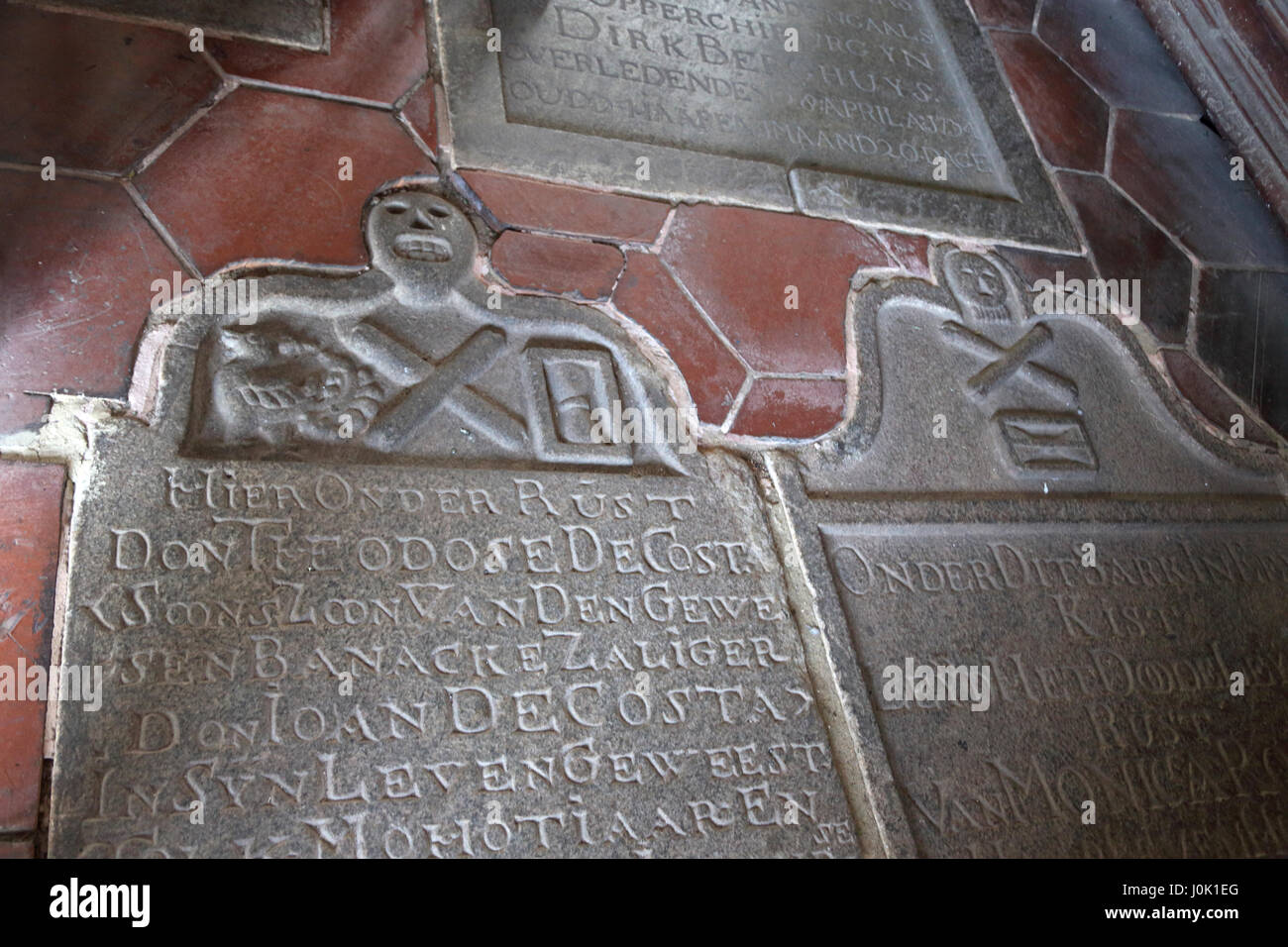 Galle Sri Lanka Galle Fort Niederländisch-reformierten Kirche erbaut um 1755 Gedenktafel auf wabenförmig Fliesenboden Stockfoto