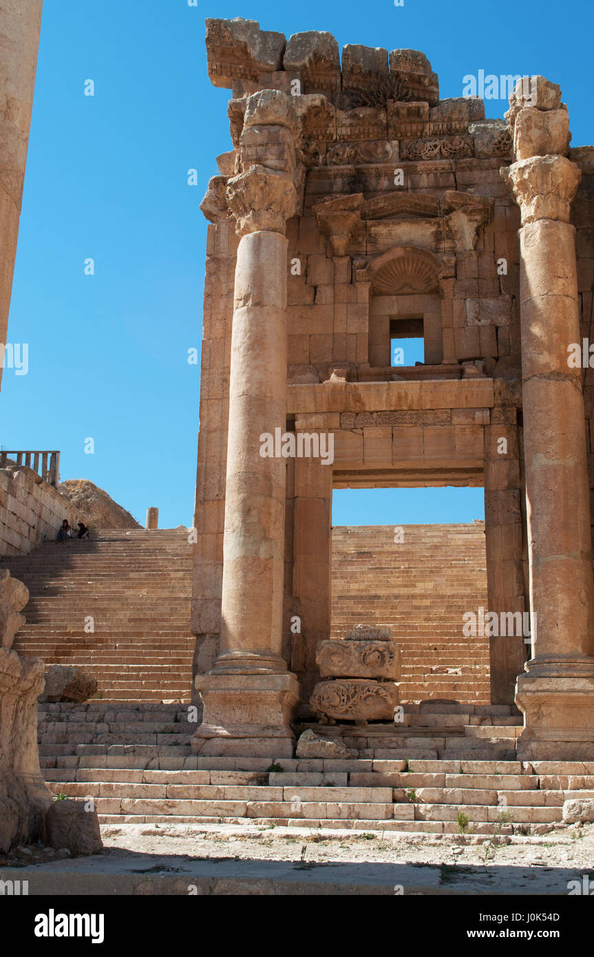 Die Kathedrale, die ehemaligen Tempel des Dionysos umgebaut im 4. Jahrhundert als eine byzantinische Kirche, in der archäologische Stadt Jerash Gerasa des Altertums Stockfoto