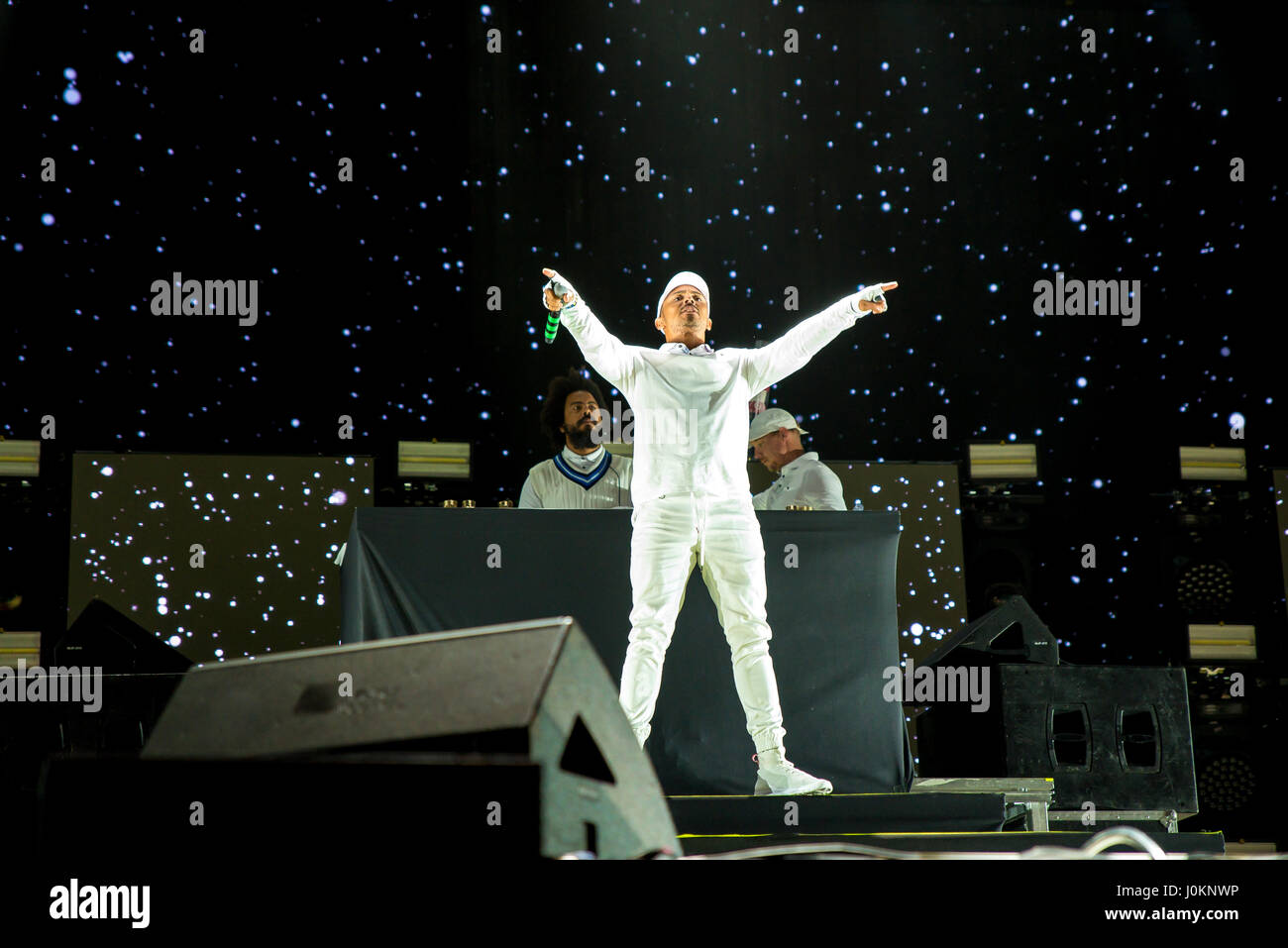 BENICASSIM, Spanien - 14 JUL: Major Lazer (elektronische Musikband bestehend aus Produzent Diplo, Jillionaire und Walshy Fire) führen im Konzert in F Stockfoto