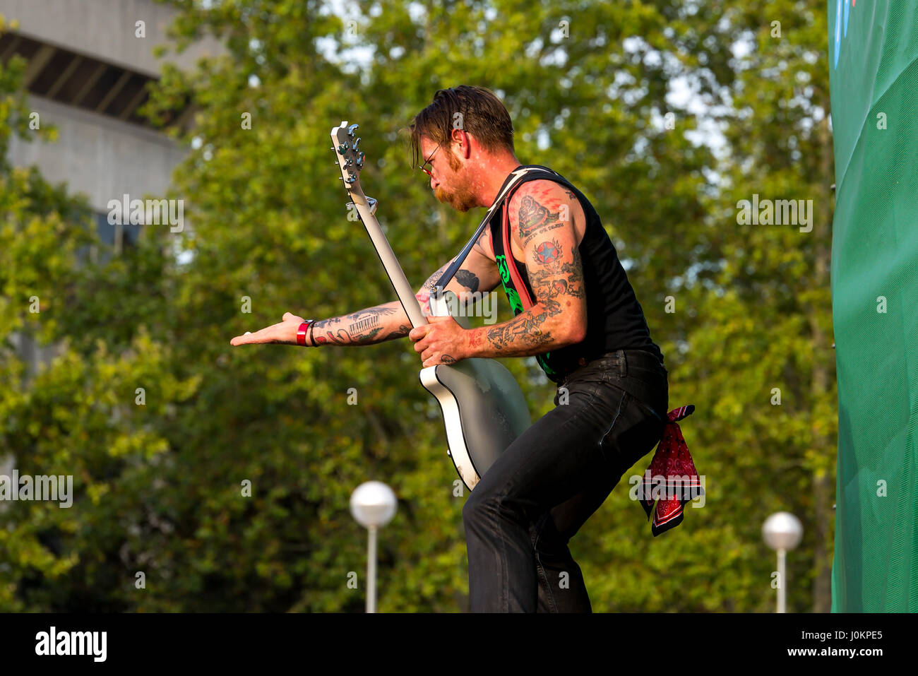 MADRID - SEP 10: Eagles of Death Metal (US-amerikanische Rock-Band gegründet von Jesse Hughes und Josh Homme) führen in Konzert im Dcode Musikfestival auf Sept Stockfoto