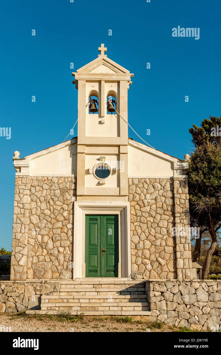 Kleine Kapelle in der Nähe von Novalja, Insel Pag, Kroatien Stockfoto