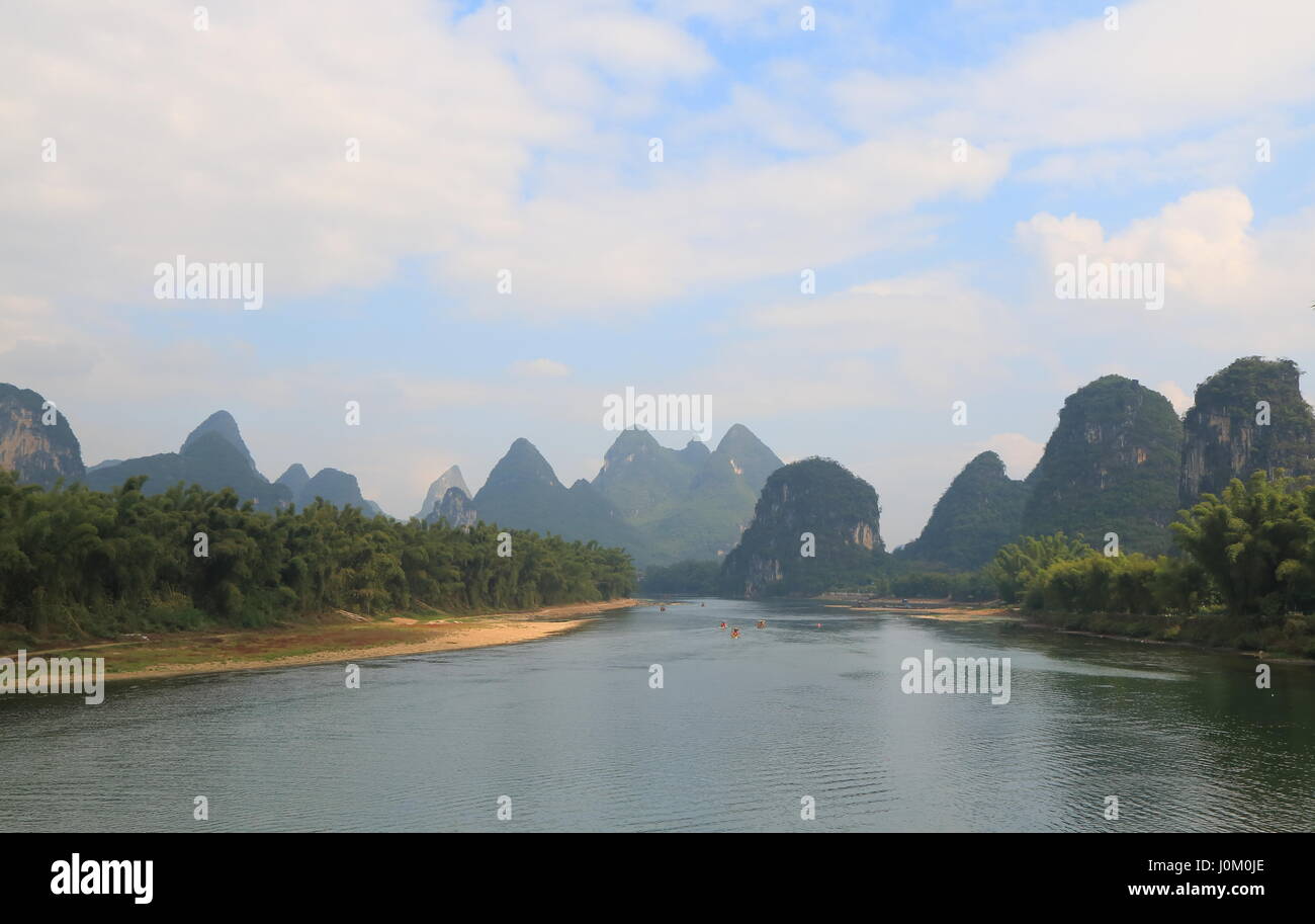 Karst Berg Li Flusslandschaft in Yangshou China Stockfoto