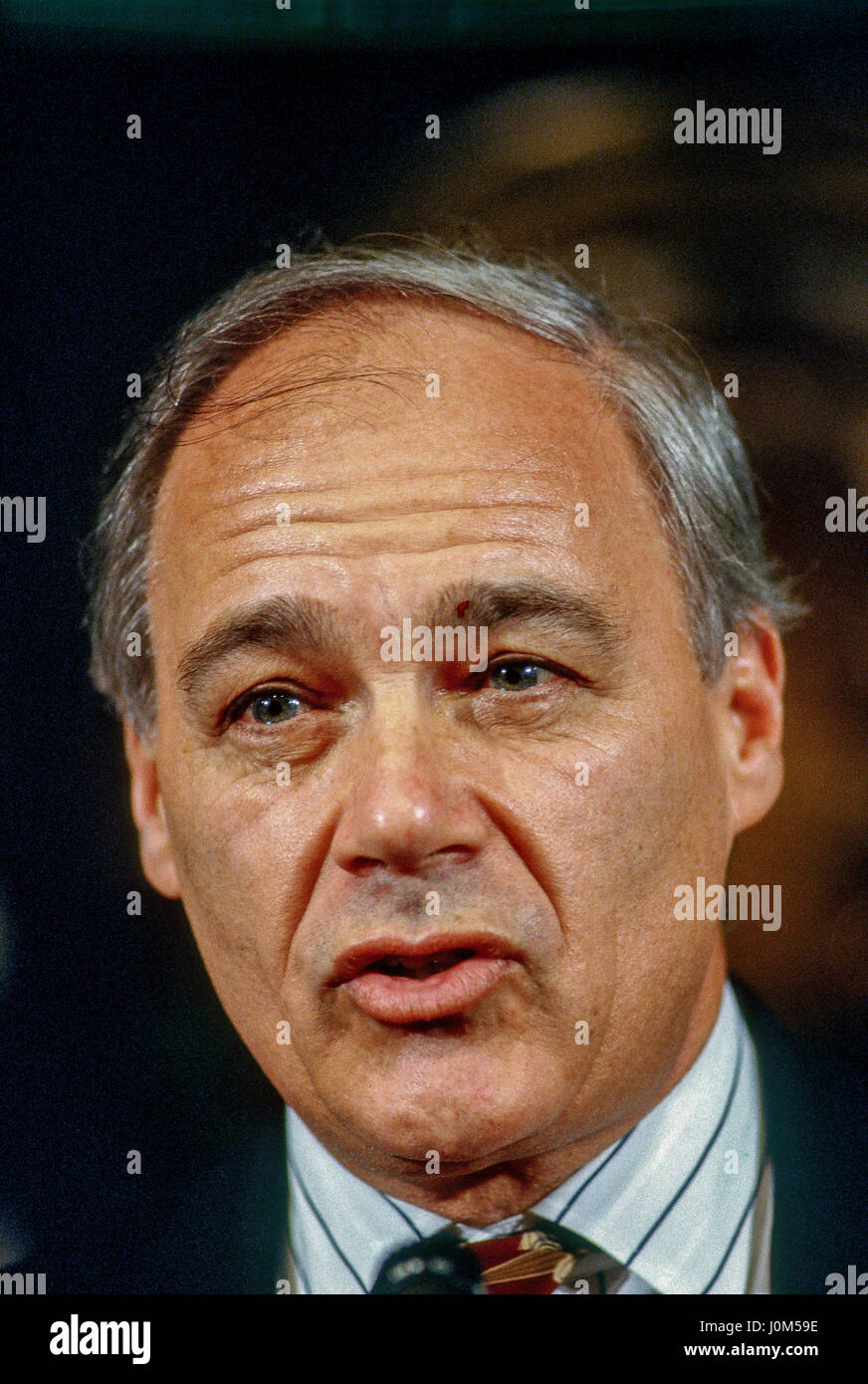 Russische Fernsehjournalist Vladimir Posner sprechen am Mittagessen National Press Club in Washington DC., 24. Oktober 1991.  Foto: Mark Reinstein Stockfoto