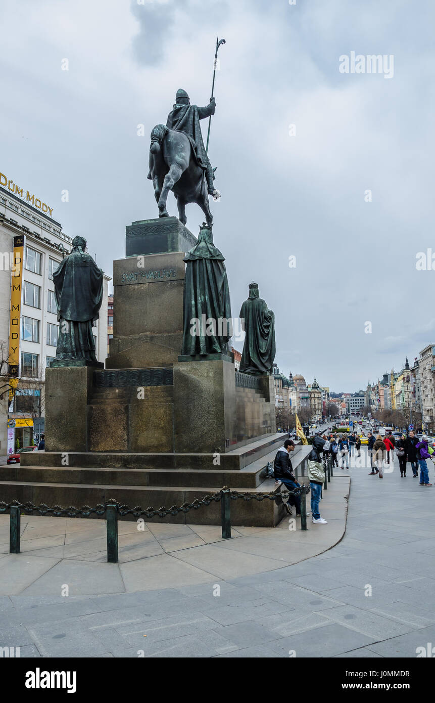 Stadt náměstí ist einer der wichtigsten Plätze der Stadt und das Zentrum des geschäftlichen und kulturellen Gemeinschaften in der neuen Stadt Prag, Tschechische Republik. Stockfoto