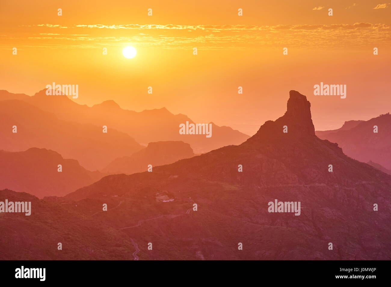Sonnenuntergang Landschaft am Roque Bentayga, Gran Canaria, Spanien Stockfoto