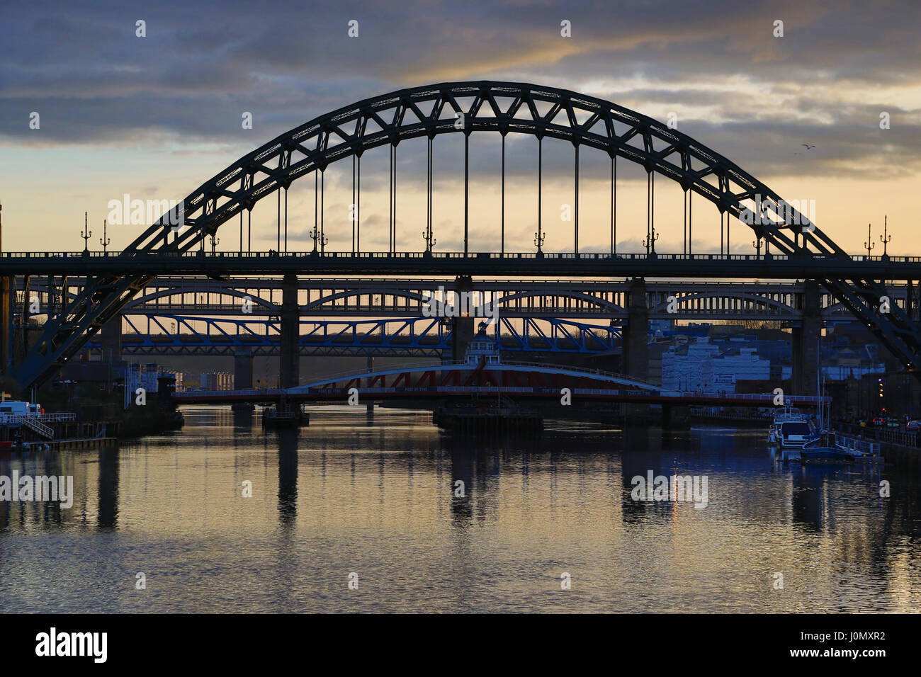 Tyne Bridges bei Sonnenuntergang Stockfoto