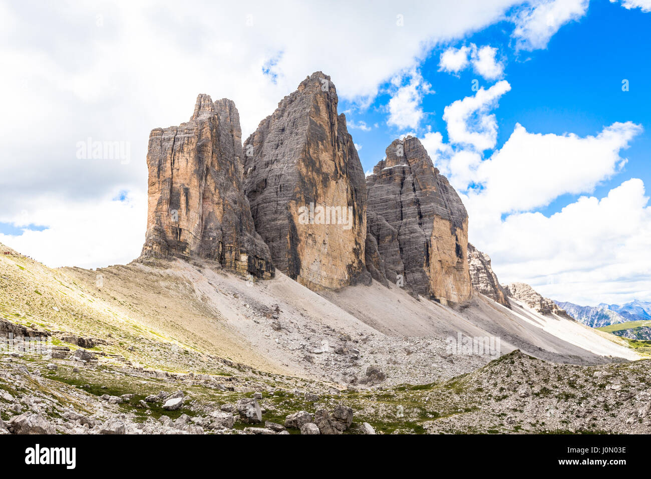 Die drei Zinnen, von links nach rechts: Cima Piccola (2857 m), Cime Grande (2999 m), Cima Ovest (2973m). Stockfoto
