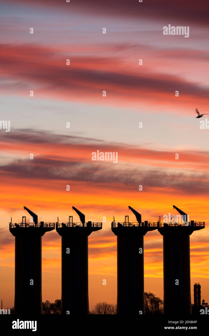 Herstellung von Offshore-Windenergieanlagen Fundamente/Stützpunkte in der ehemaligen Werft in Haverton Hill am Fluss Tees in der Nähe von Middlesbrough, Teesside. VEREINIGTES KÖNIGREICH Stockfoto