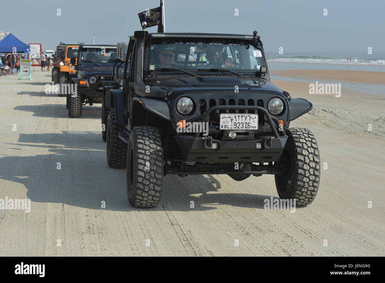 Jeep-Woche in Daytona Beach Tausende von Jeeps am Strand und auf den Hindernis-Parcours auf dem Daytona Speedway Stockfoto