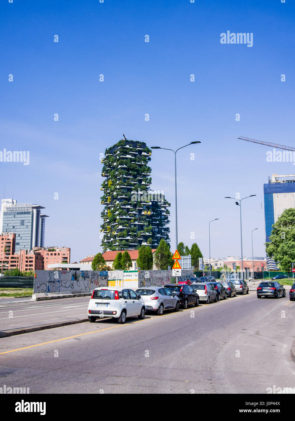 Il Bosco Verticale Aufbau durch Archtiect Stefano Boeri, Blick auf die Stadt. Mailand, Italien Stockfoto