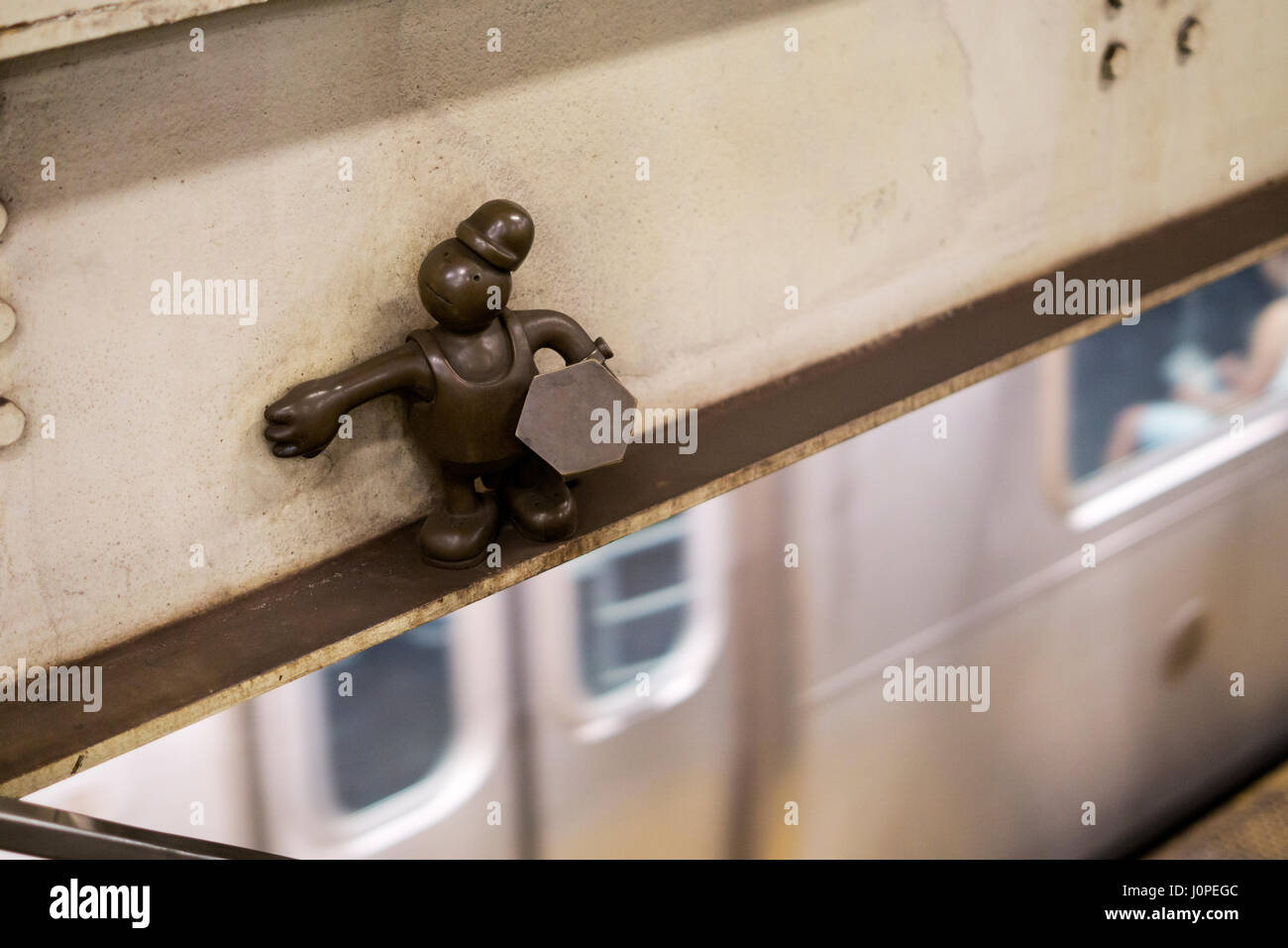 Kunst im öffentlichen Raum Skulpturen, Teil der unterirdischen Lebens Serie, bei der u-Bahnstation 14th Street in Manhattan, New York City. Stockfoto