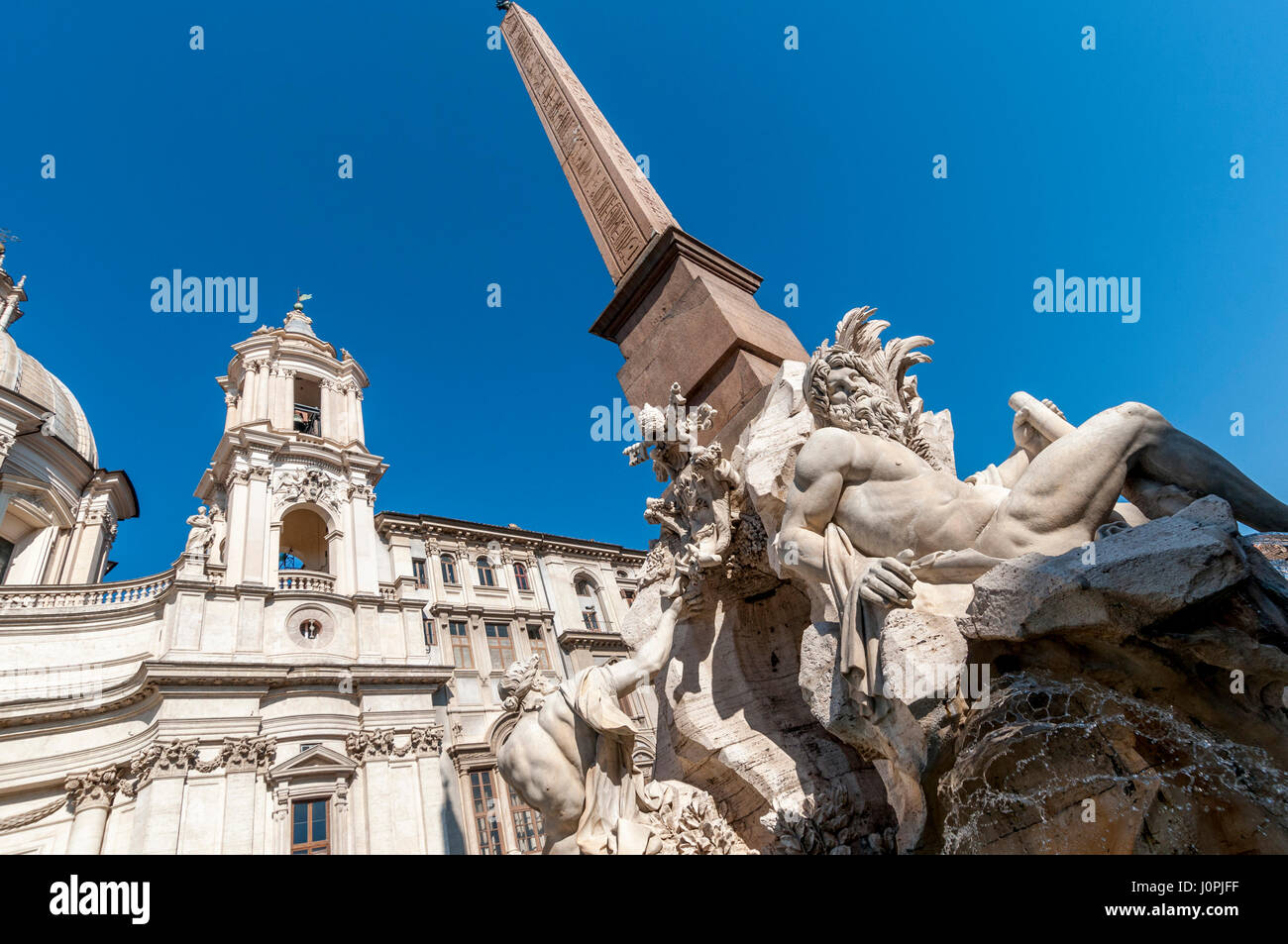 Gott des Flusses Ganges, Fontana dei Quattro Fiumi, Piazza Navona, Rom, Latium, Italien, Europa Stockfoto Gott des Flusses Ganges, Fontana dei Quattro Fiumi, Piazza Navona, Rom, Latium, Italien, Europa Stockfoto