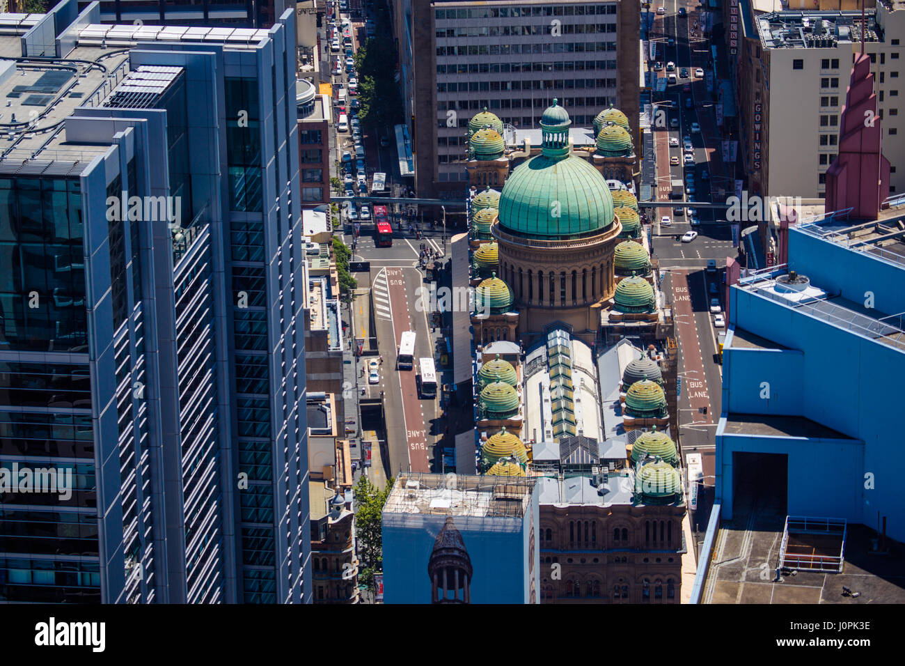 Eine Ansicht von oben auf die Queen Victoria Gebäude im Zentrum von Sydney Stockfoto