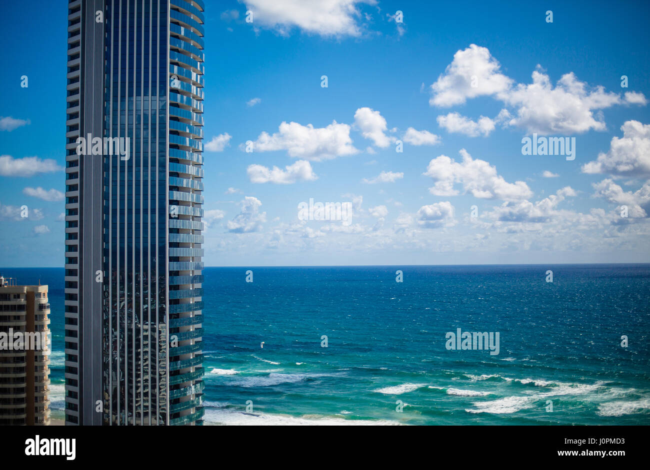 Ein Hochhaus an der berühmten Gold Coast, QLD, Australien Stockfoto