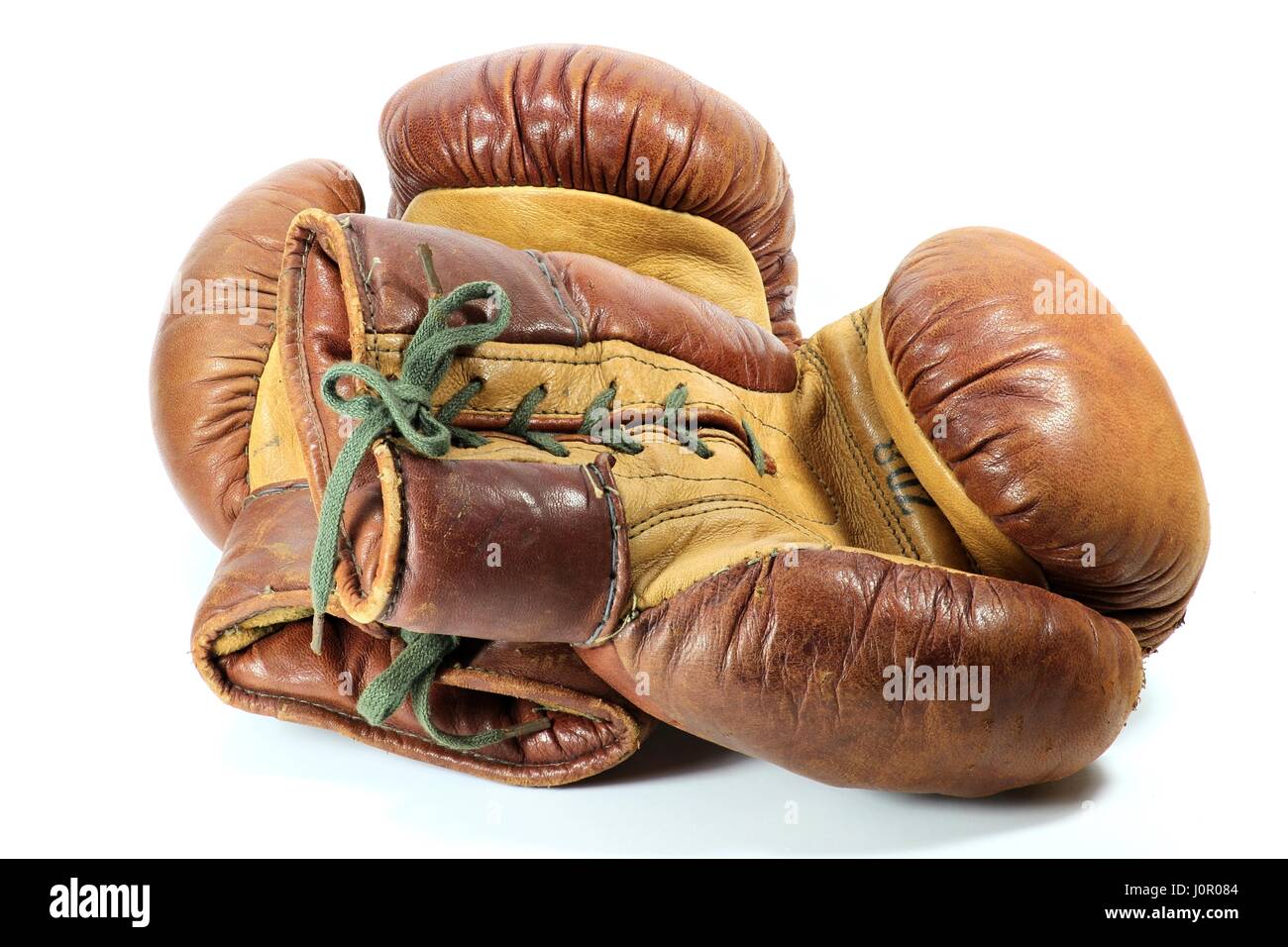 Vintage Boxhandschuhe isoliert auf weißem Hintergrund Stockfoto