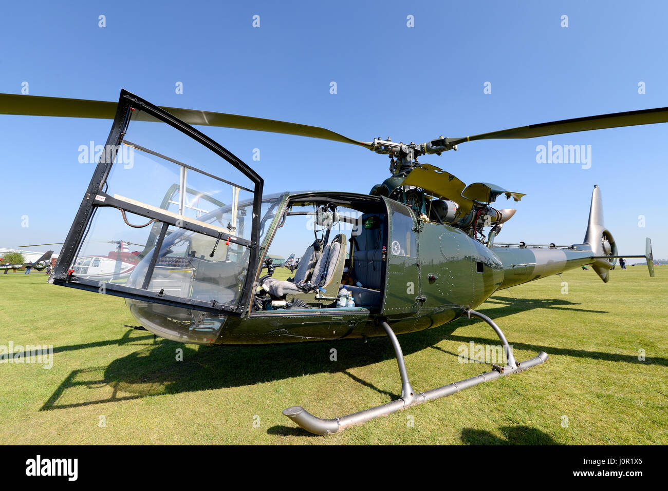 Ziviler Aerospatiale SA341 Gazelle Hubschrauber zum 50. Jahrestag des Typs in Middle Wallop, Hampshire, Großbritannien Stockfoto