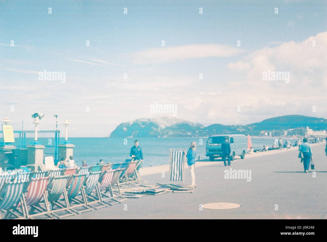 DIES IST EIN DIGITALES BILD-DATENSATZ FÜR EINEN GEFUNDENEN UNERWÜNSCHTE FOTOGRAFISCHEN PRINT GLASPLATTE VERWORFEN ODER FILM-NEGATIV ODER FARBE TRANSPARENZ UNBEKANNTER HERKUNFT WIEDERENTDECKT ERHOLT GESAMMELT UND DIGITAL ARCHIVIERT. BILD THEMA DATUM UND ORT IST DERZEIT UNBEKANNT. INFORMATIONEN KÖNNEN IN ZUKUNFT GEÄNDERT WERDEN. BILDER IN DIESER SAMMLUNG SIND NICHT MODELL ODER EIGENSCHAFT FREIGEGEBEN UND NICHT IN DAS URSPRÜNGLICHE BILD COPYRIGHT BEANSPRUCHT WIRD. FOTOGRAF UNBEKANNT/ANONYM.  QUELLE: AMELIE DIGITALE ARCHIVKOPIE © COPYRIGHT AJAXNETPHOTO/AJAXNEWS & FEATURE SERVICE. Stockfoto