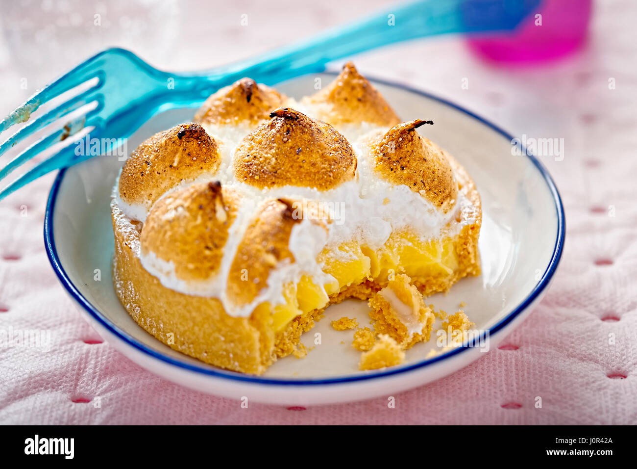 Zitronen-Baiser-Torte Stockfoto