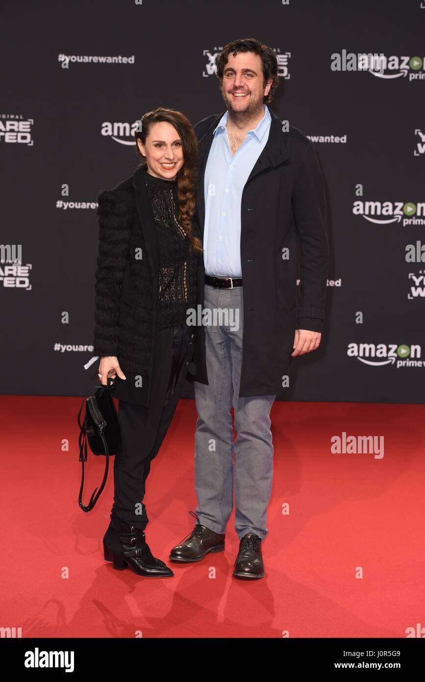 Welt-Premiere von "Sie werden gesucht" Amazon Originalserie am CineStar Sony Center am Potsdamer Platz. -Ankunft Mitwirkende: Bastian Pastewka, Heidrun Buchmaier wo: Berlin, Deutschland bei: 15. März 2017 Stockfoto