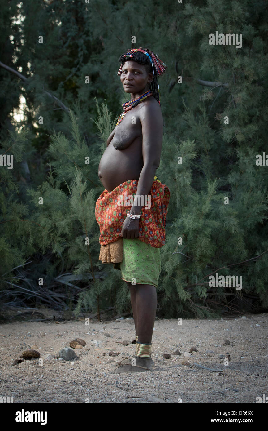 Zemba Frau posiert für ein Foto. Stockfoto