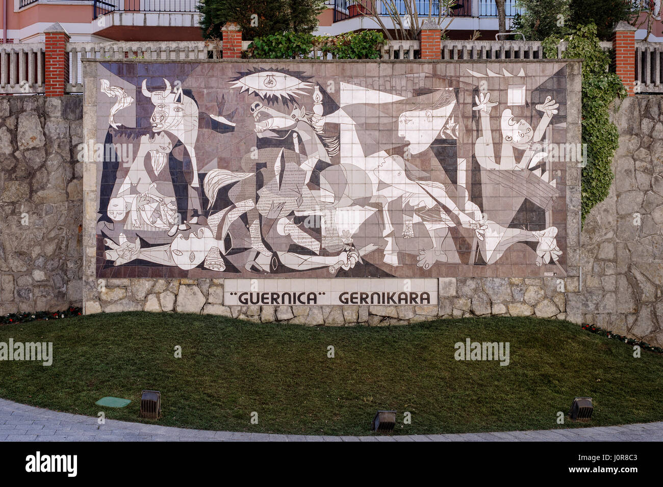 Mosaik, Fliese Puzzle, für die Reproduktion des Gemäldes Guernica von Pablo Picasso, in der Stadt Guernica Lumo, Bizkaia, Pais Vasco, Spanien Stockfoto