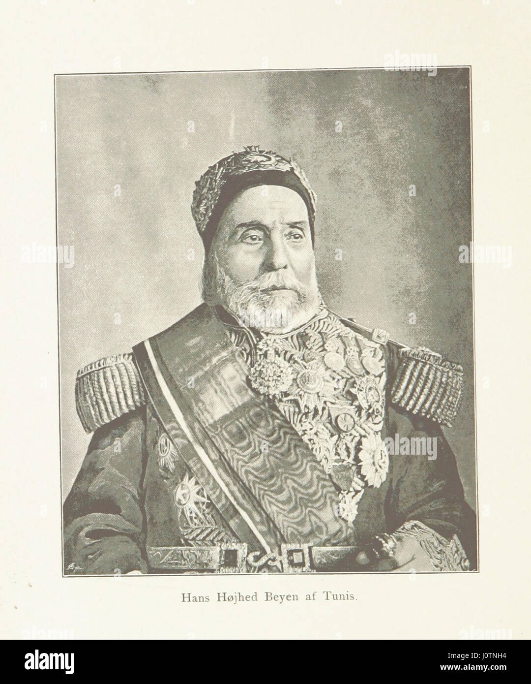 Dieses Buch erinnert an den Aufenthalt des Autors bei den Beduinen Südtunesiens und bietet Einblicke in die Kultur, die Bräuche und das tägliche Leben der Menschen in Matmata, einer Region, die für ihre einzigartigen Höhlenhäuser bekannt ist. Stockfoto