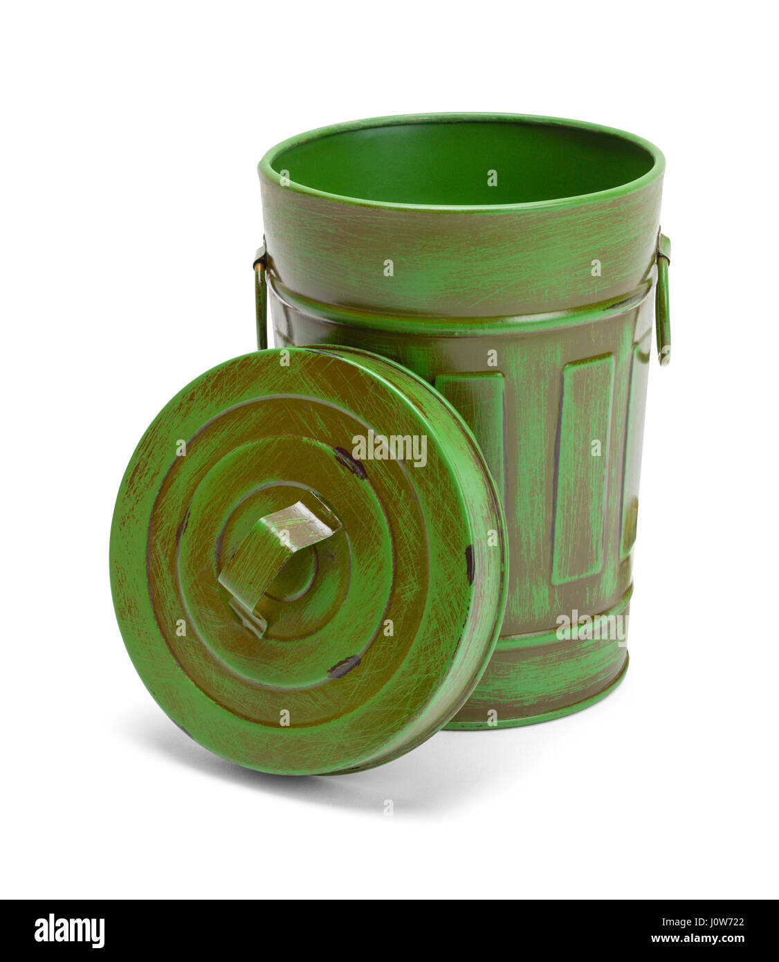 Öffnen Sie die grüne Mülltonne isoliert auf weißem Hintergrund. Stockfoto