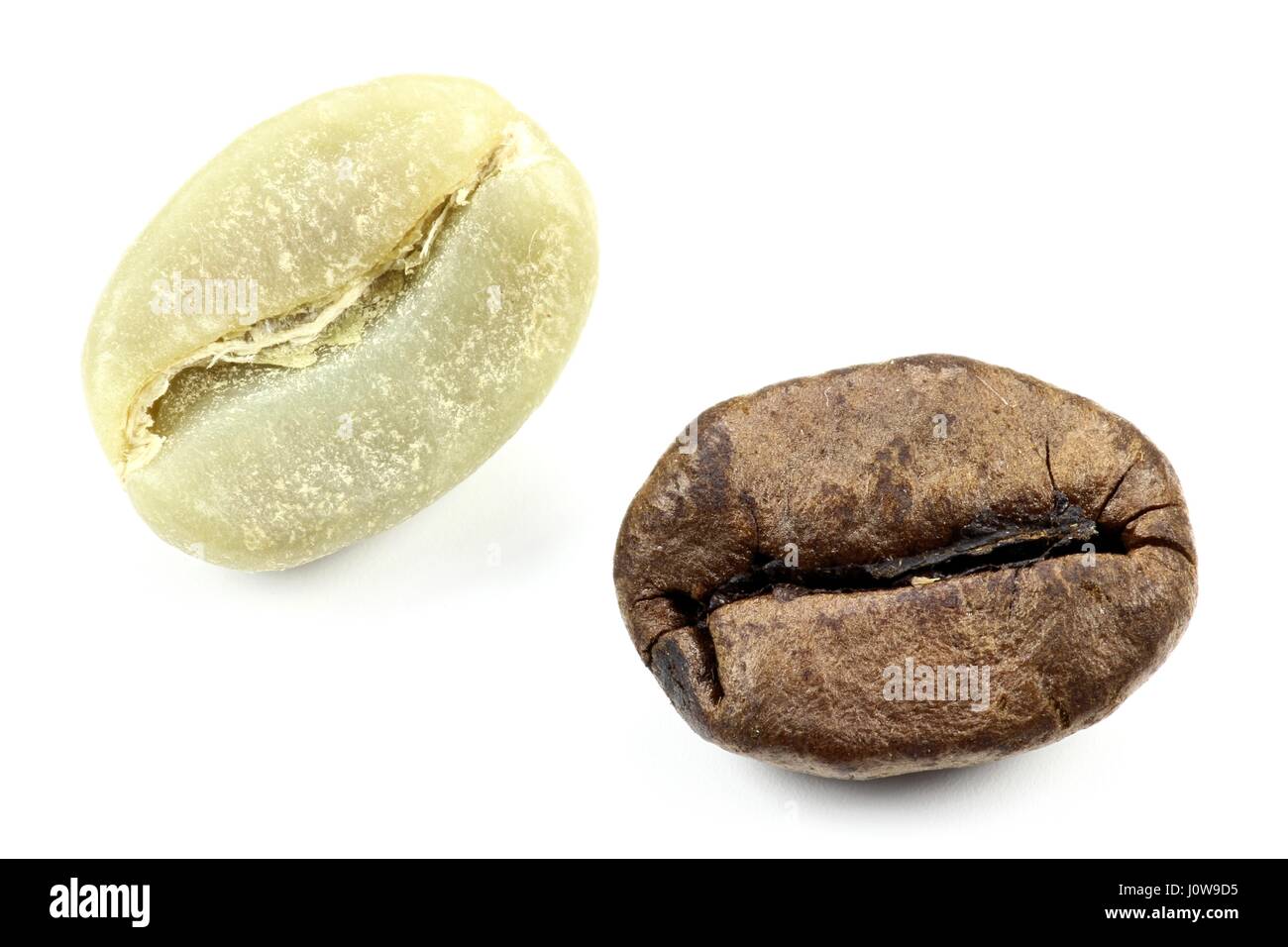 Kaffeebohnen isoliert auf weißem Hintergrund Stockfoto