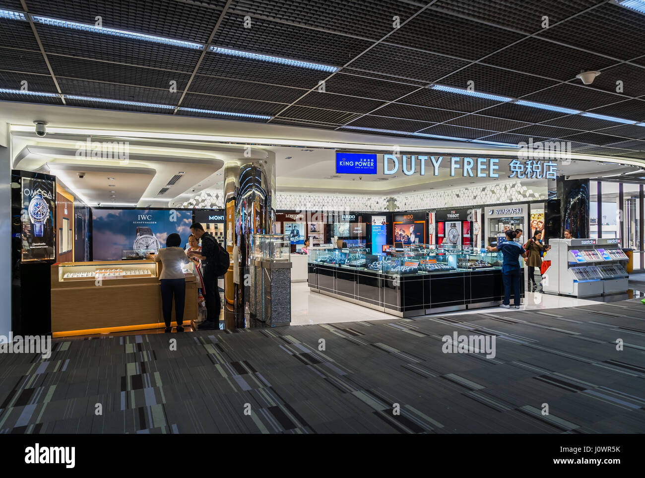 Bangkok, Thailand - 19. März 2017: Duty free Shops in Don Muang International Airport. Abflughalle Terminal 1 Stockfoto