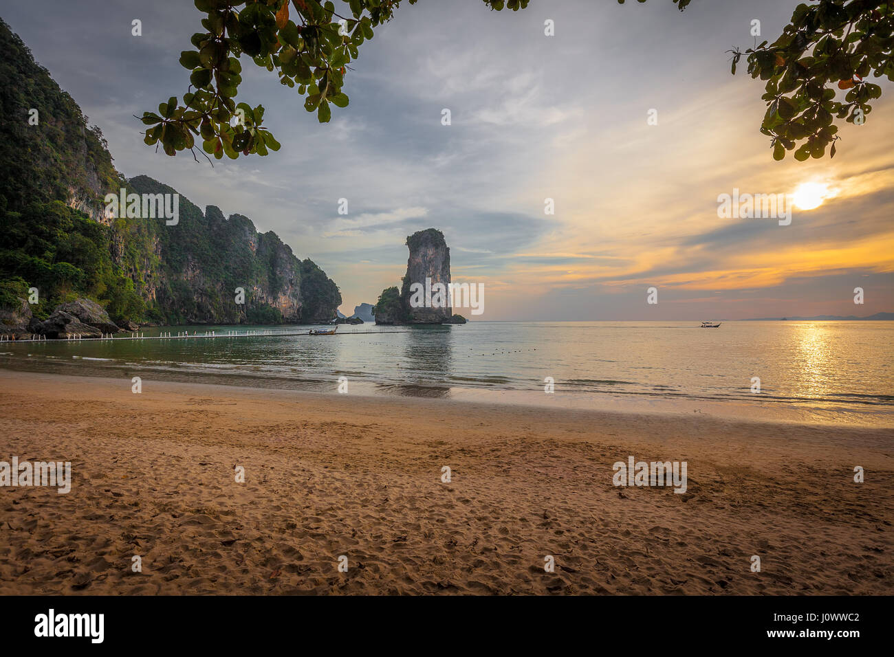 Pai Plong Beach bei Sonnenuntergang, Ao Nang, Krabi Provinz, Thailand, Südostasien Stockfoto