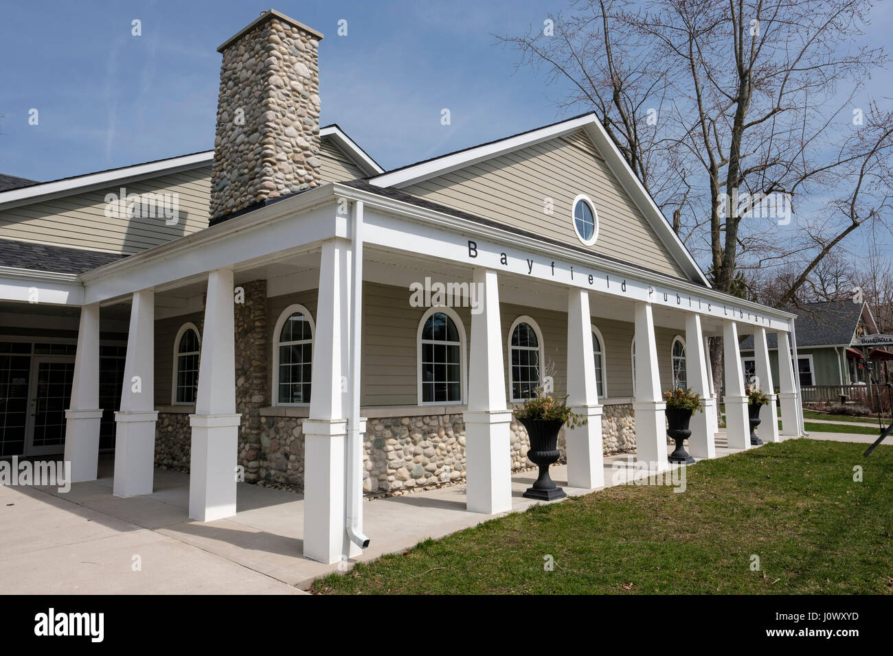 Dorf von Bayfield Public Library, Seitenansicht, Fassade, Außenansicht von der Straße, Bayfield, Ontario, Kanada. Stockfoto