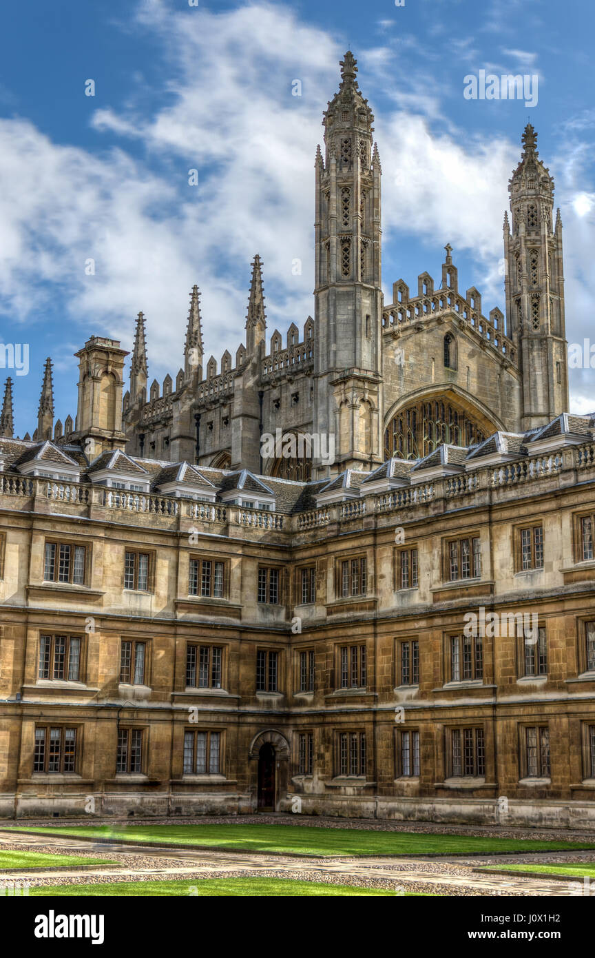 Cambridge, UK - 27. März 2016: die vorderen Quad Teil der Clare College der University of Cambridge mit King es College Chapel im Hintergrund Stockfoto