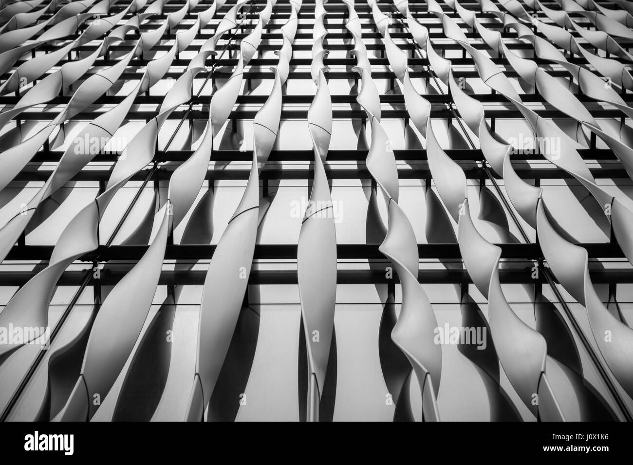 Abstrakten Detail der Dekoration der vorderen Fassade des Gebäudes das Monument an der City of London Aluminium-Lamellen Stockfoto