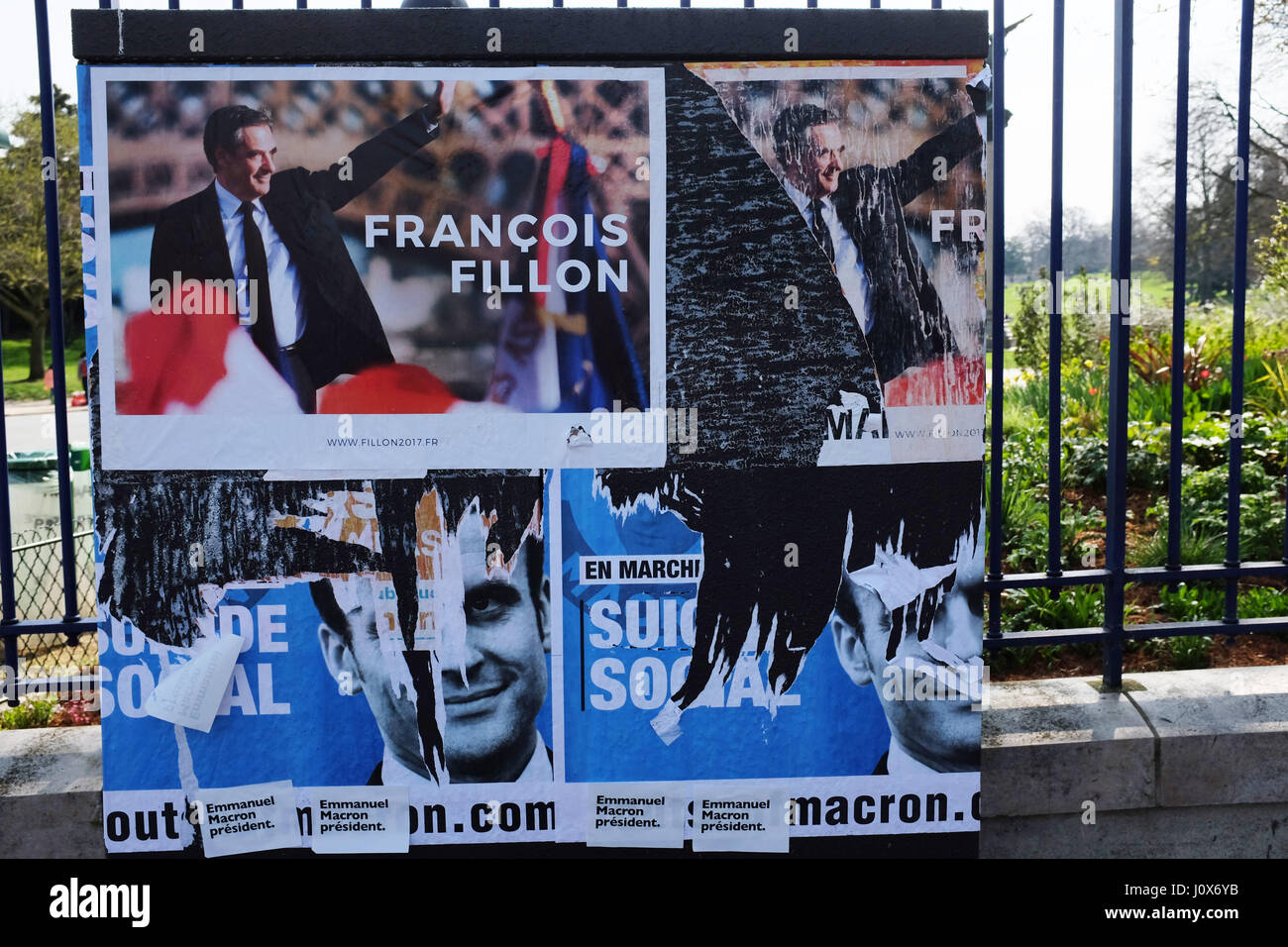 Plakate in Paris für 2017 französischen Präsidentschaftswahlkampf Stockfoto