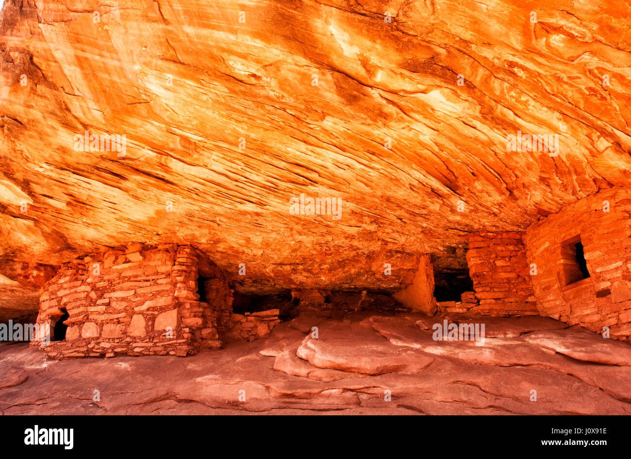 Utah; Cedar Mesa; Mule Canyon; "House on Fire" Ruinen; Anasazi (Pre-Pueblo) Getreidespeicher Ruinen. Stockfoto