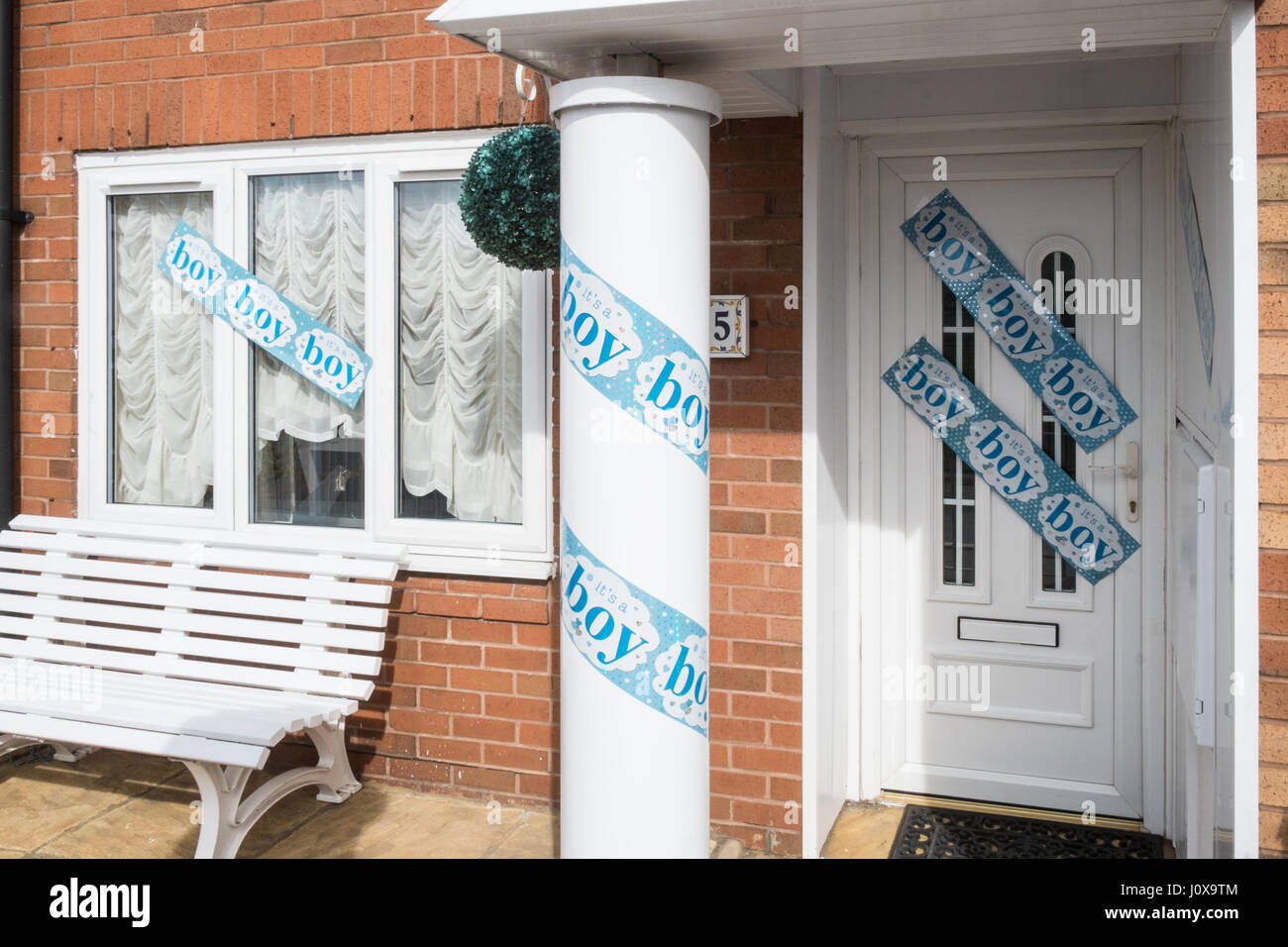 Baby, junge, es hat, ein, Baby, junge, Ankündigung, erzählen, Haus, Liverpool, Merseyside, England, UNESCO, Weltkulturerbe-Stadt, Stadt, Nord, Nord, England, Englisch, UK. Stockfoto