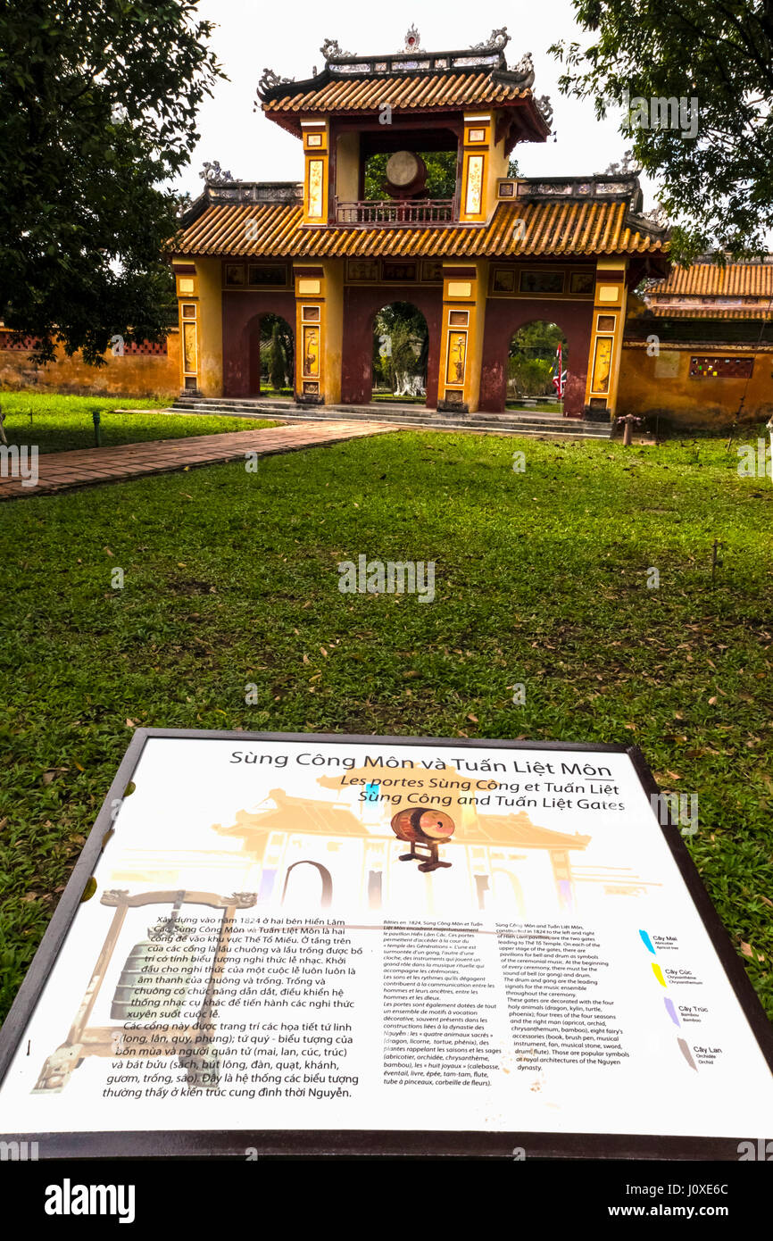 Gesungene Cong und Tuan Liet Tore im Imperial Palace Stockfoto