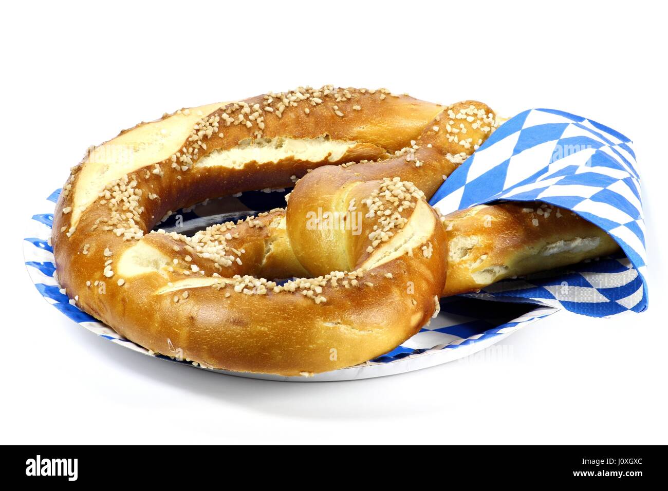 traditionelle Bayrische Oktoberfest Brezel isoliert auf weißem Hintergrund Stockfoto