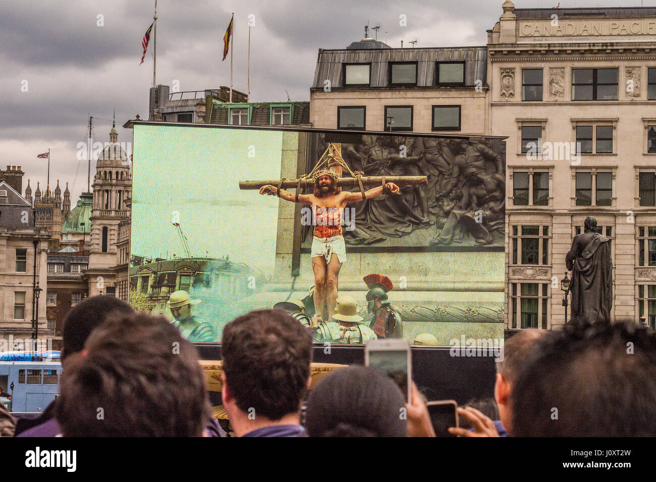 Theatralische Aufführung der Passion Christi in Trafalgar Square in London, Ostern Wochenende 2017 Stockfoto