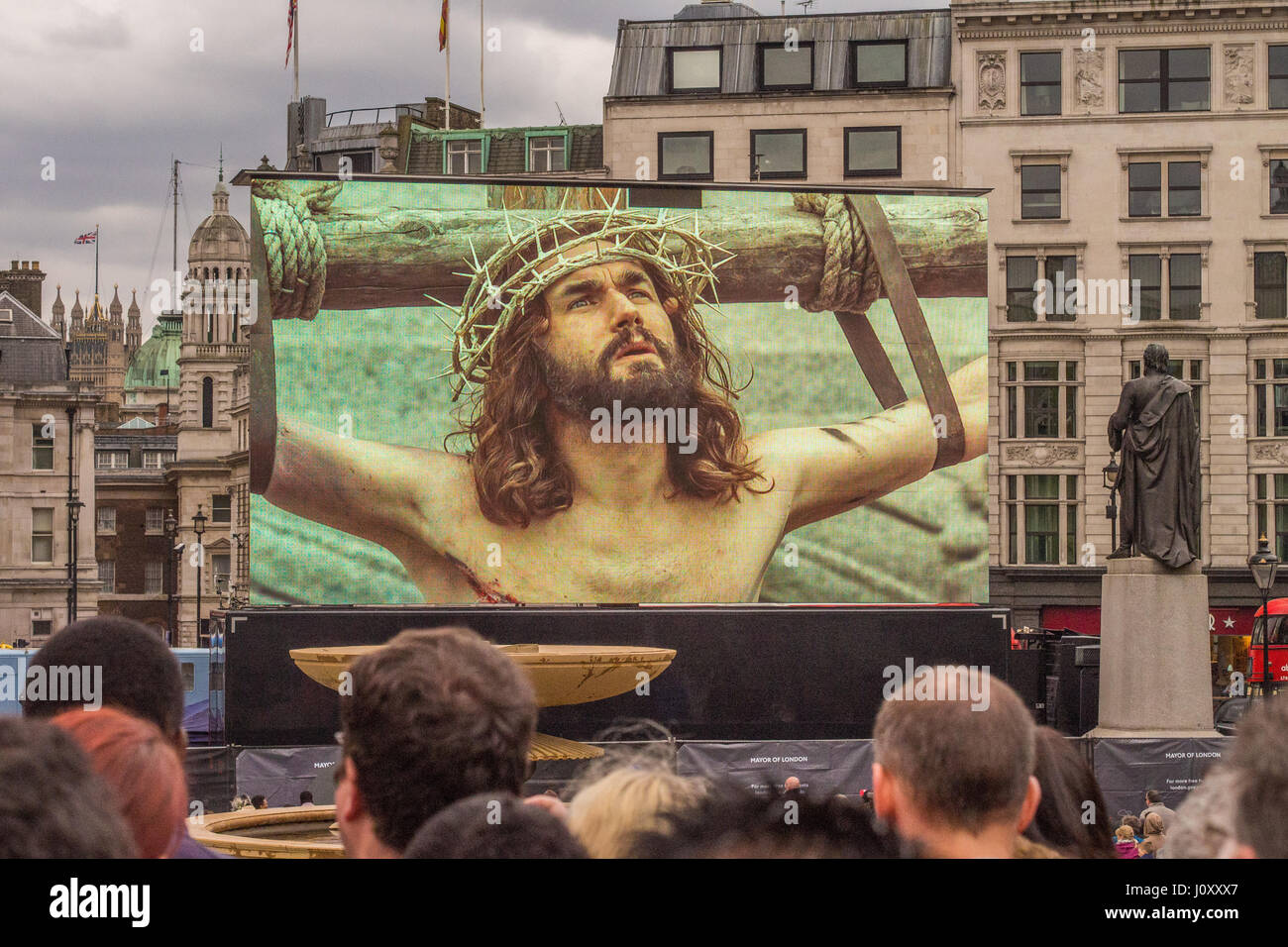 Theatralische Aufführung der Passion Christi in Trafalgar Square in London, Ostern Wochenende 2017 Stockfoto